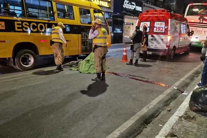 Adolescente de 14 anos morre atropelado por ônibus após queda de bicicleta no Centro de Arapiraca