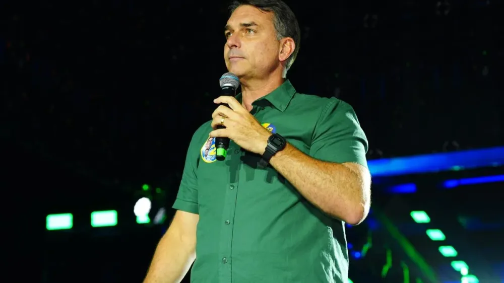 Flávio desiste de pedir anulação da vitória de Lula nas urnas e muda estratégia jurídica
